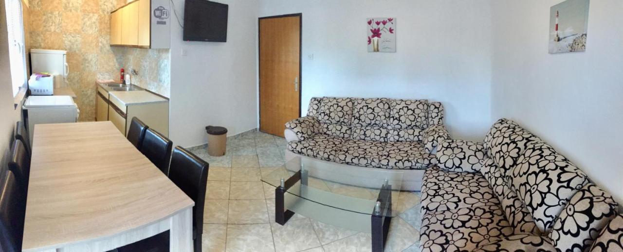 Apartmani Nerko พาก ภายนอก รูปภาพ