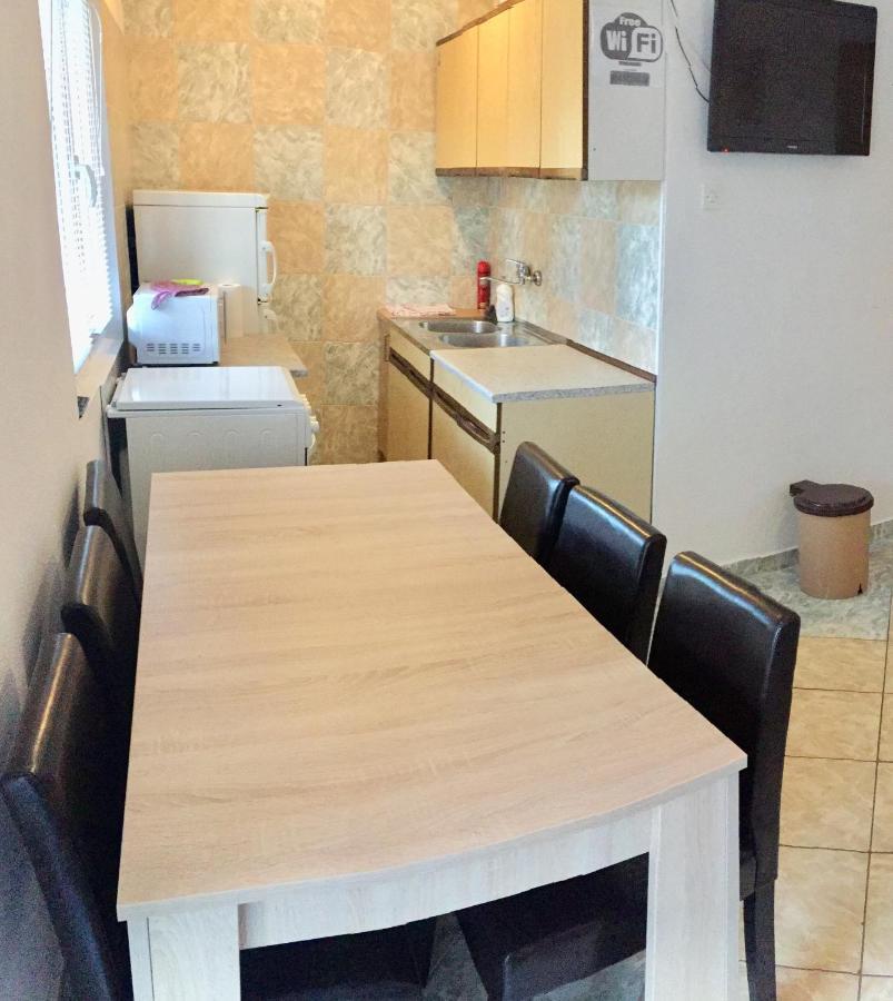 Apartmani Nerko พาก ภายนอก รูปภาพ